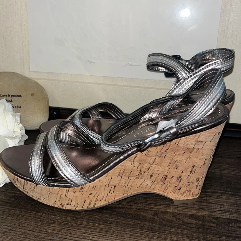 Franco Sarto Silver Strappy Platform Cork Leather Wedge Heel Open Toe sandals7.5